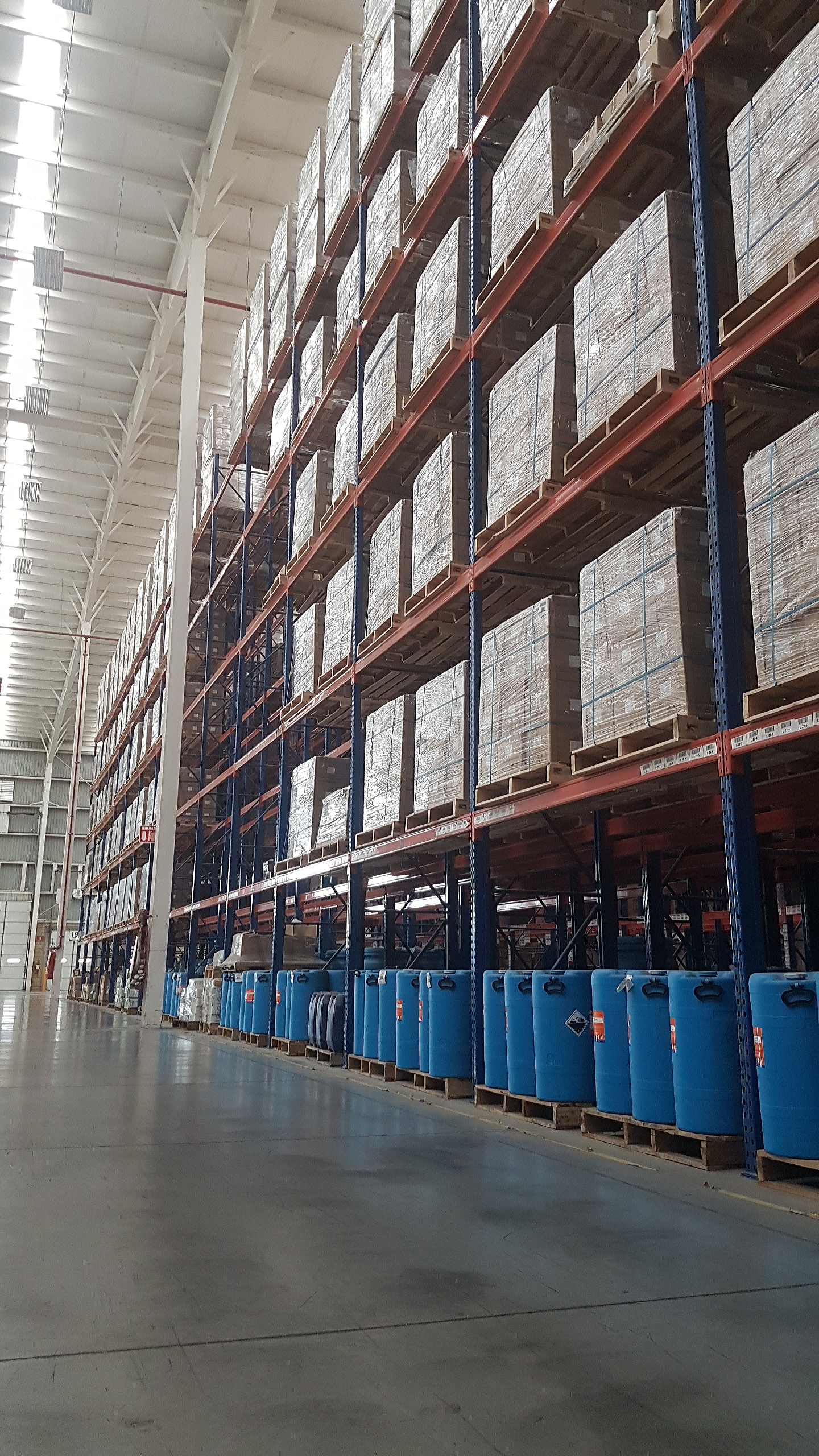  distribution-center